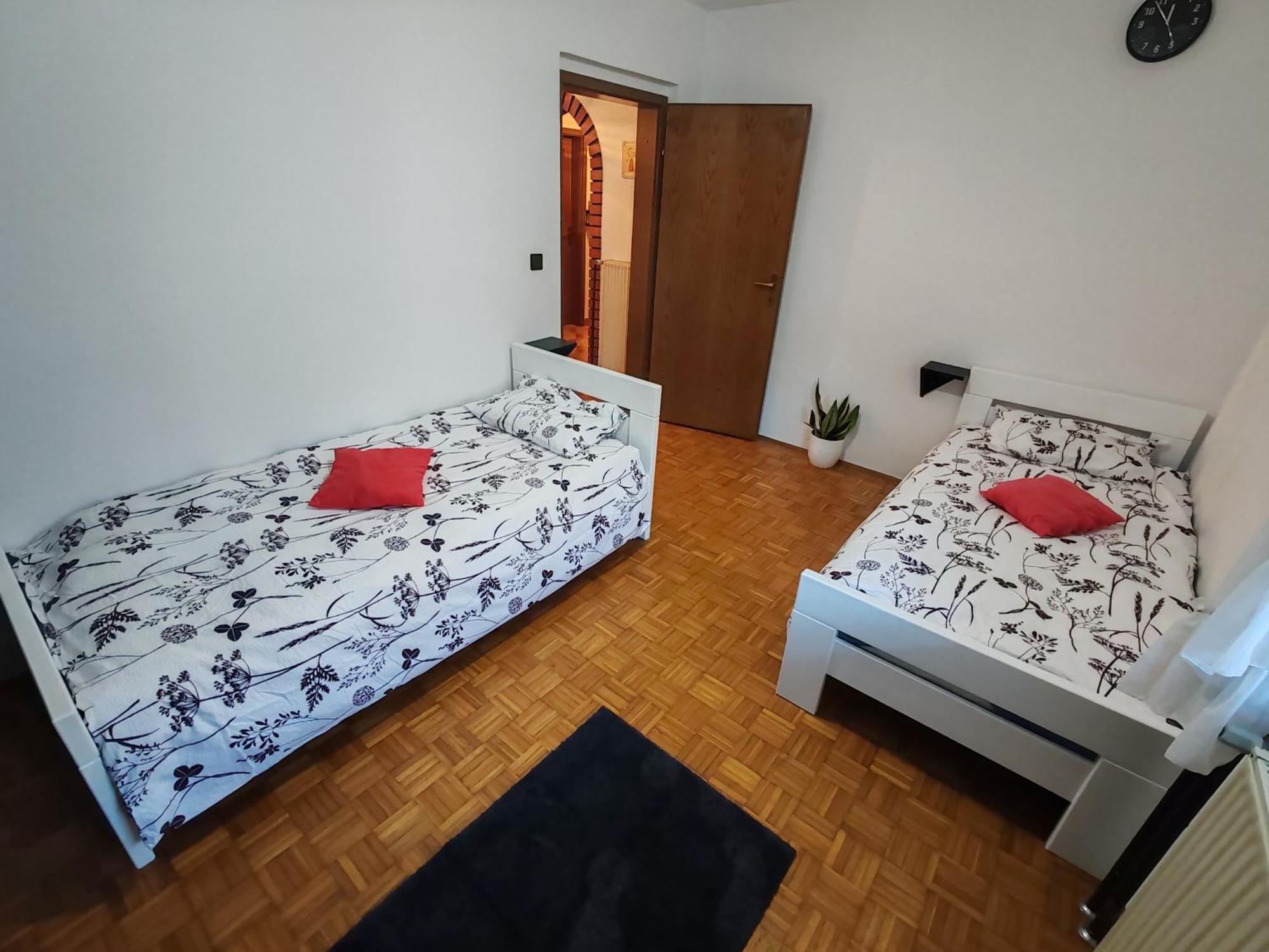 Apartment Preseren Smarjeske Toplice Εξωτερικό φωτογραφία